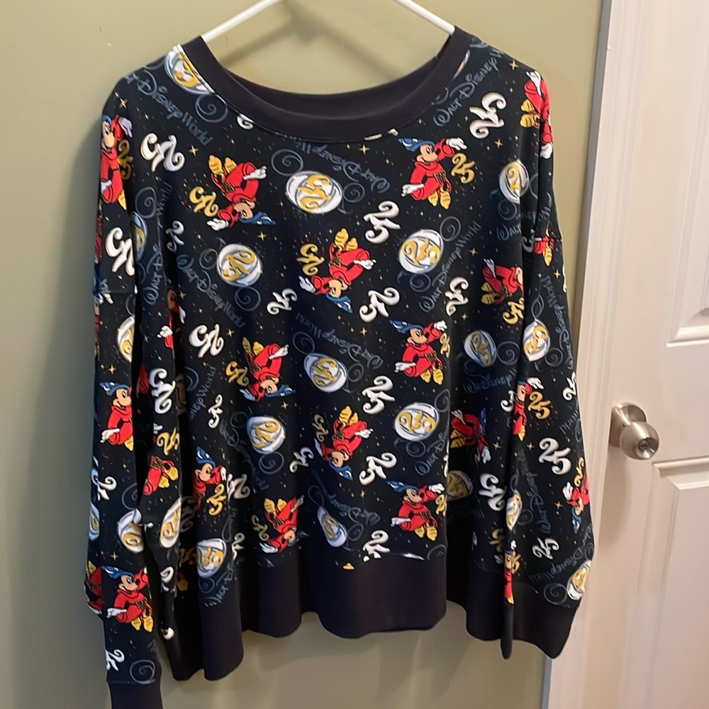 25th anniversary Walt Disney World sweatshirt! Never worn!